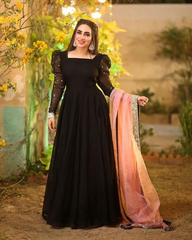 #anarkalisuit, anarkali suit,anarkali dress,anarkali suit design, anarkali suit design 2022,plain anarkali, long anarkali suit design,plain full sleeve anarkali suit, Anarkali Dress Full Sleeve, Black Frock Designs For Women, Latest Anarkali Dress Designs, Simple Traditional Dresses, New Long Frock Models, Long Frock Designs For Women, Girls Transition, Partywear Dresses Indian, Long Frock Models