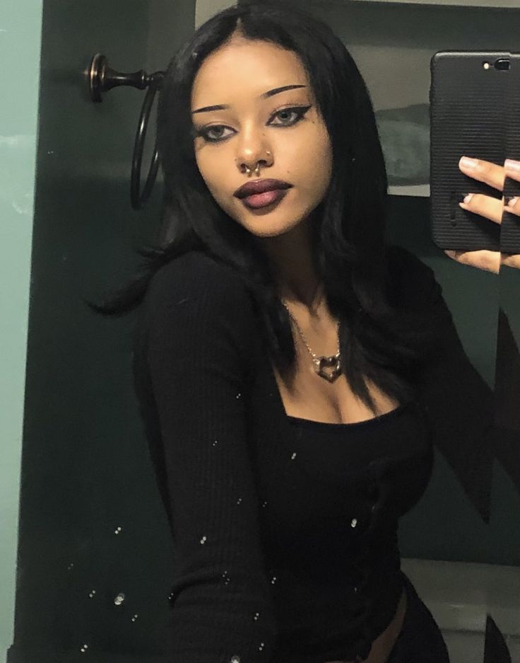 E Girl Makeup, Alt Makeup, Alternative Makeup, Cute Makeup Looks, Edgy Makeup, Goth Makeup, Dark Makeup, Looks Black, Grunge Makeup