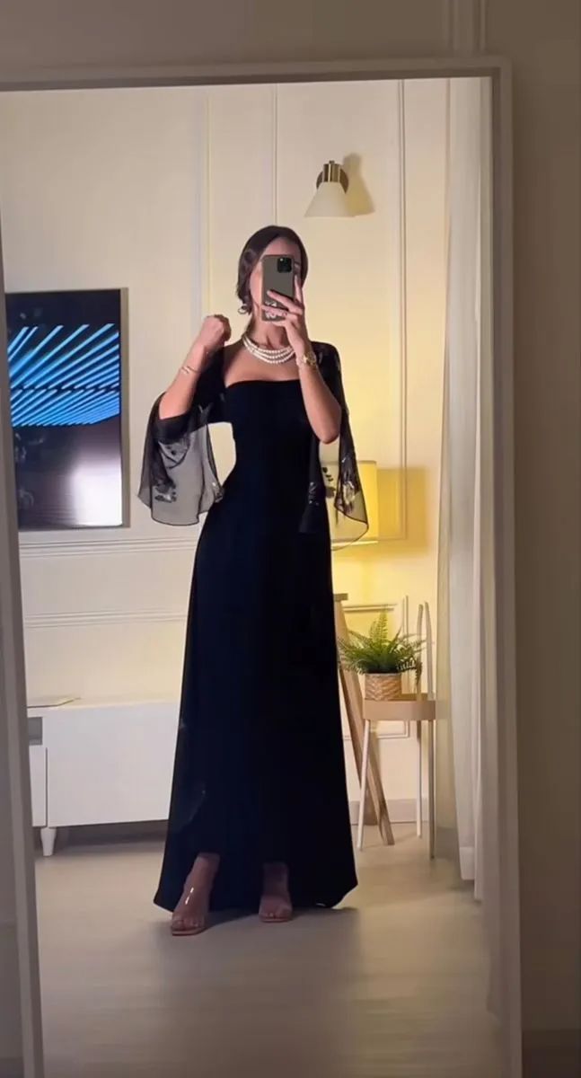 Interested in quiet luxury or dressing like the old money aesthetic? I'm sharing affordable outfits that can help you achieve the rich girl look on a budget. #ootd #style Modest Prom Dresses Aesthetic, Black Modest Dress Classy, Off The Shoulders Dress, Modest Prom Outfits, Modest Black Dress Classy, Navy Gown Accessories, Black Prom Dresses Modest, Modest Glam Dresses, Dresses To Hide Hip Dips