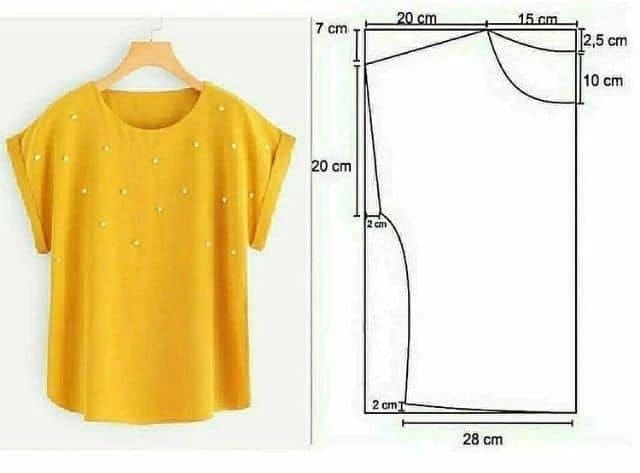 an image of a women's blouse pattern with measurements and measurements for the top