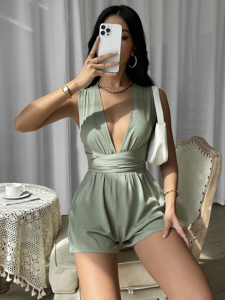 Romper Outfit Dressy, Short Elegantes, Elegant Rompers, Tube Romper, Backless Romper, Model Lifestyle, Two Piece Jumpsuit, Traje Casual, Spring Fits