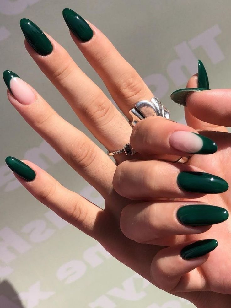 Emerald Nails, Dark Green Nails, Green Acrylic Nails, Green Nail Designs, Makijaż Smokey Eye, Formal Nails, Nagel Inspo, Dark Nails, Cat Kuku