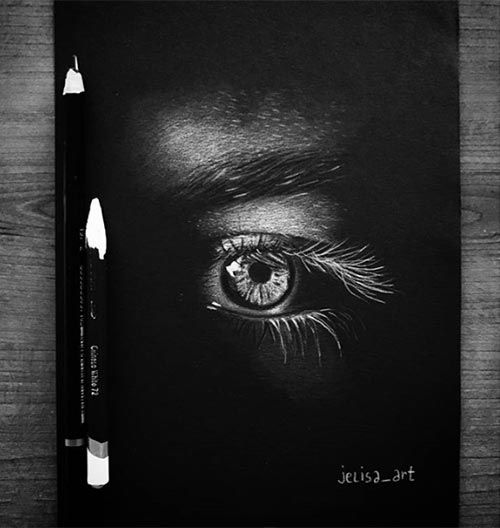 a pencil drawing of an eye