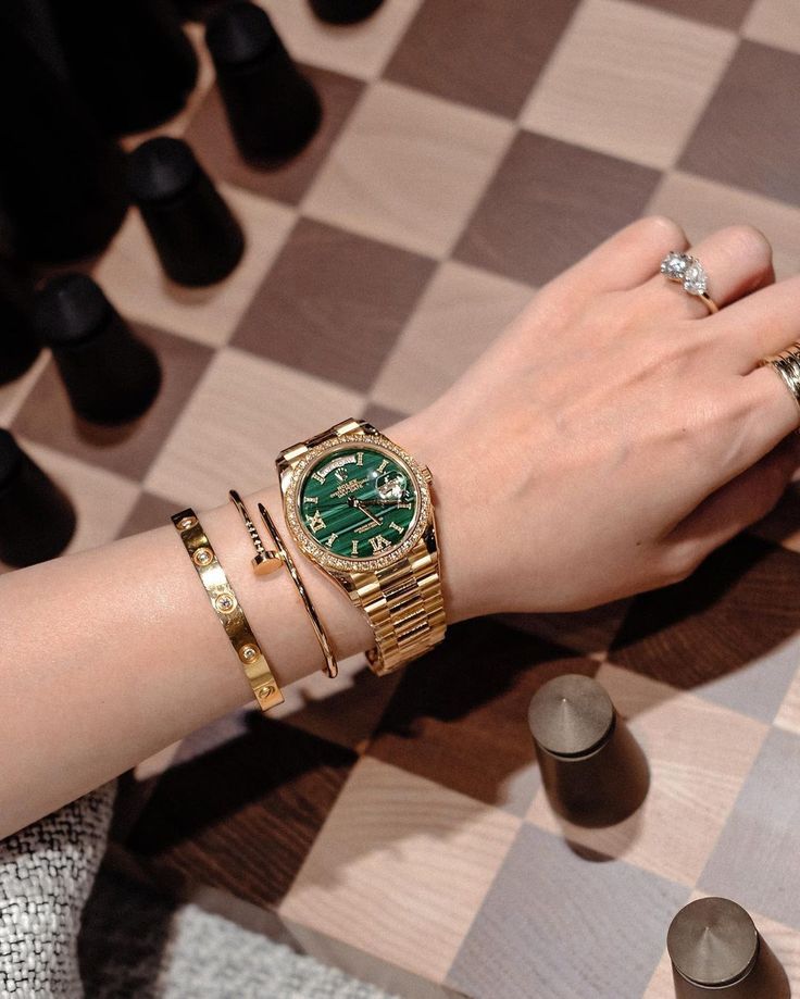 Rolex Day Date with Green Malachite dial watc Green Rolex Watch Women, Rolex Watch Outfit, Yellow Gold Rolex Women, Rolex Watches For Women Diamonds, Rolex On Wrist Women, Womens Rolex Watches Gold, Daydate Rolex Women, Gold And Green Watch Women, Women's Rolex Watches For Women