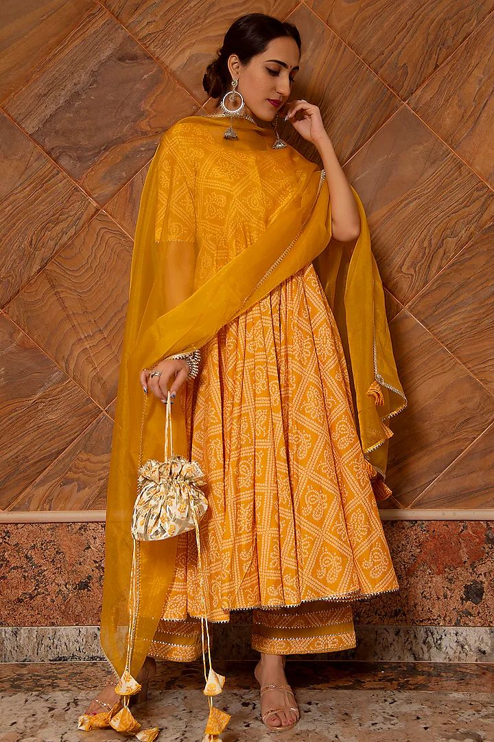 Yellow Bandhej Printed Anarkali Set Design by Pomcha Jaipur at Pernia's Pop Up Shop 2023 Kurta Skirt, Yellow Anarkali, Diwali Dresses, Flared Palazzo, Designer Anarkali Dresses, Set Saree, Cotton Anarkali, Buddha Zen, Kurtis With Pants