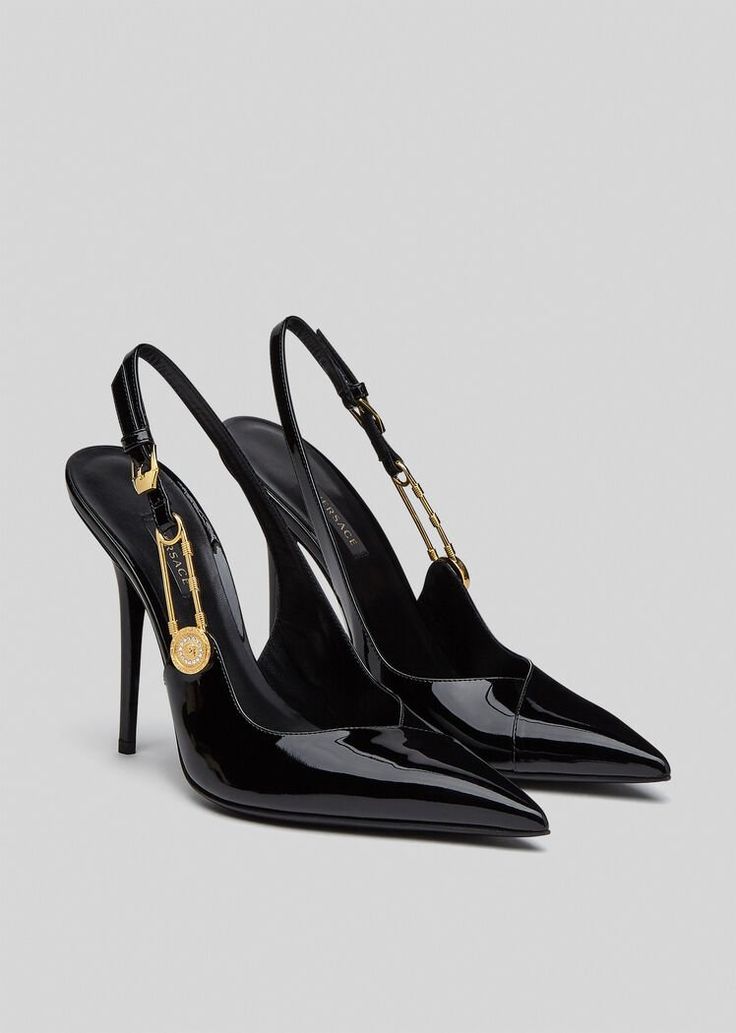 Hak Tinggi, Dr Shoes, Metallic Pumps, Shoes Heels Classy, Versace Home, Heels Classy, Aesthetic Shoes, Elegant Shoes, Heeled Shoes