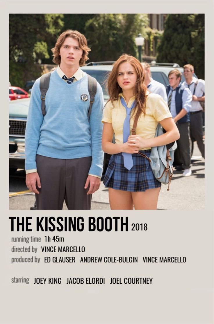 the kissing booth movie poster with two people standing next to each other in front of a crowd