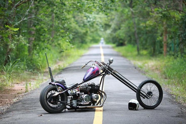 Cb750 Bobber, Steampunk Motorcycle, Triumph Chopper, Motorcycle Chopper, Old School Motorcycles, Custom Motorcycle Paint Jobs, Custom Motorcycles Bobber, Old School Chopper, Cb 750