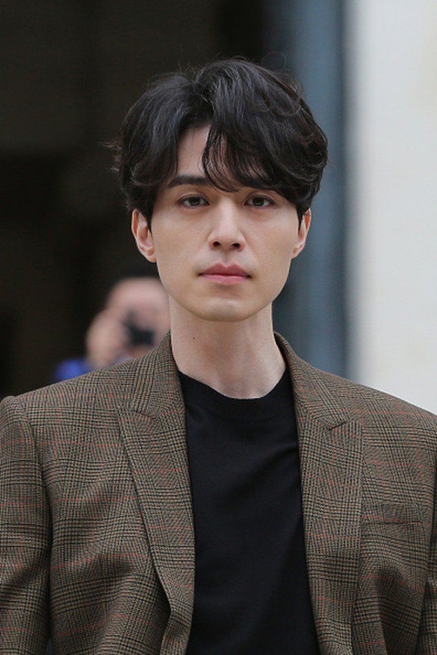 Lee Dong Wook Wallpaper, Mens Perm, Korean Men Hairstyle, Asian Haircut, Asian Men Hairstyle, Dong Wook, Lee Dong Wook, Permed Hairstyles, Trending Haircuts