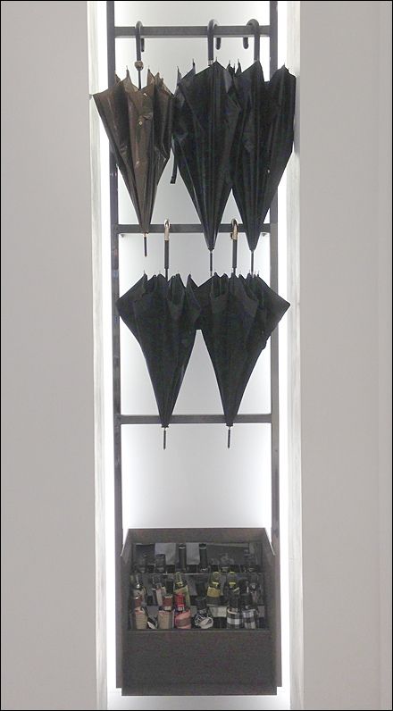 That Unmistakable Umbrella Silhouette Umbrella Display Ideas, Umbrella Display, Bag Store Display, Umbrella Silhouette, Universe Inspiration, Merchandise Ideas, Cart Design, Sewing Shop, Retail Fixtures