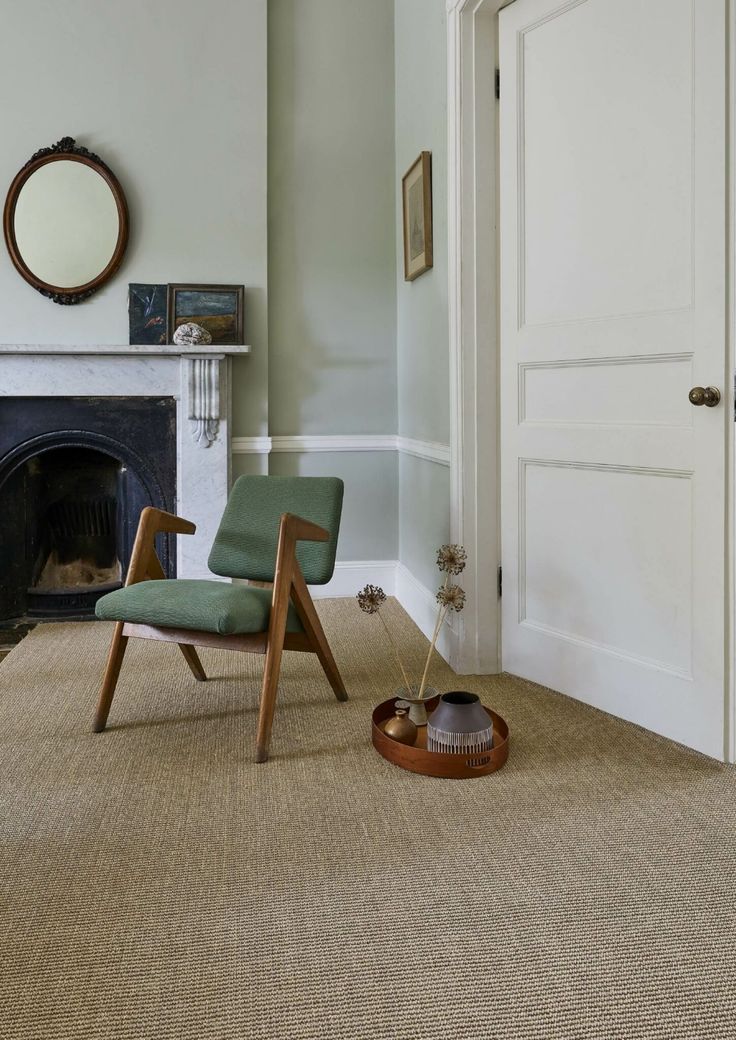 Which type of natural flooring is best for my home? | Knotistry Sisal Flooring, Zimmer Diy, Natural Fiber Carpets, Sisal Carpet, Natural Flooring, Brown Carpet, Home Carpet, Living Room Flooring, Carpet Stairs