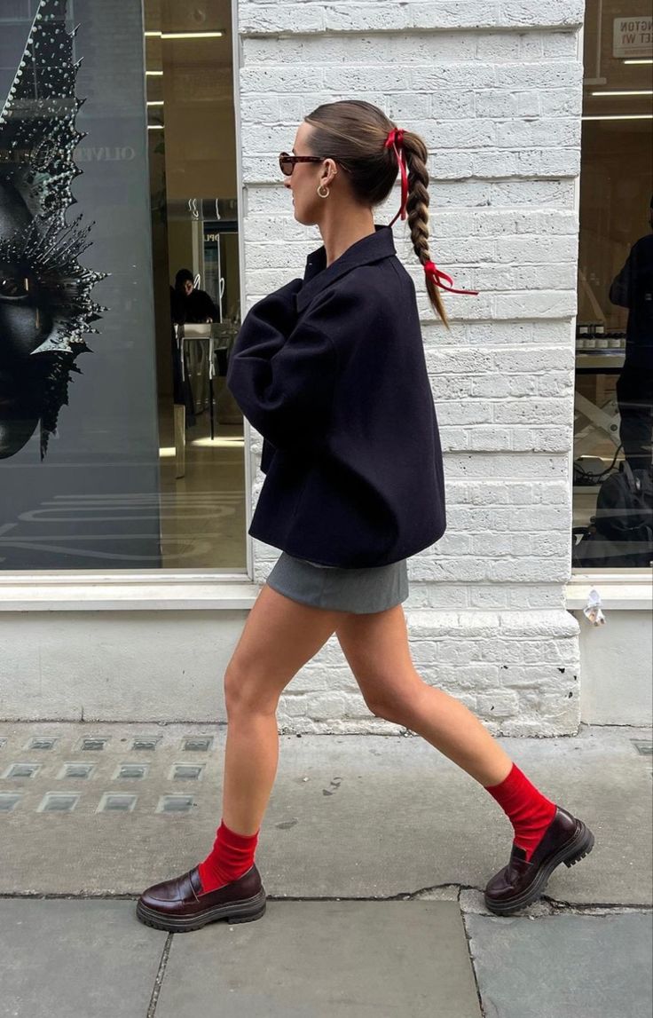 Style Cable Knit Sweater, 90s Summer Street Style, Red Statement Outfit, Going Out Street Style Night, Casual Tights Outfit, Work Clothes Aesthetic, Big Arms Outfit, 2024 Fashion Trends Forecast, Colorado Summer Outfits