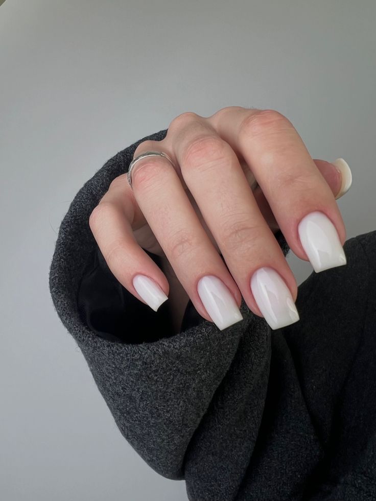 Square Nails White Short, Gel X White Nails, Square White Acrylics, Milky White Nails Short Square, Creme White Nails, Milky White Nails Acrylic Square, Nail Ideas White Design, All White Nails Acrylic, Short Nails Milky White