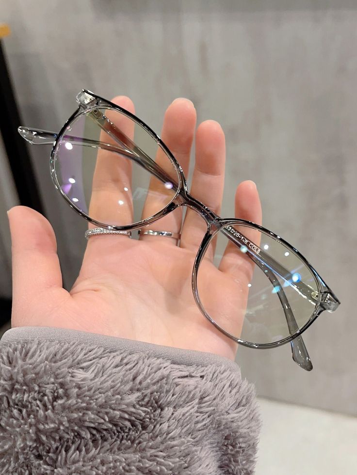 Collar     Embellished   Women Accessories Specs For Round Face For Women, Specs For Round Face, Glasses For Long Faces, Specs Frames Women, Glasses Women Fashion Eyeglasses, Cute Glasses Frames, Glasses For Round Faces, People With Glasses, Classy Glasses