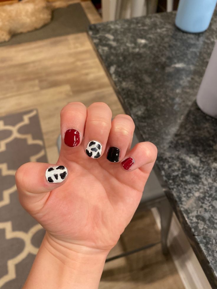 Christmas Nails, Western Christmas Nails, Country Acrylic Nails, Bff Phone Cases, Western Nails, Country Nails, Western Christmas, 2024 Trends, Perfect Nails