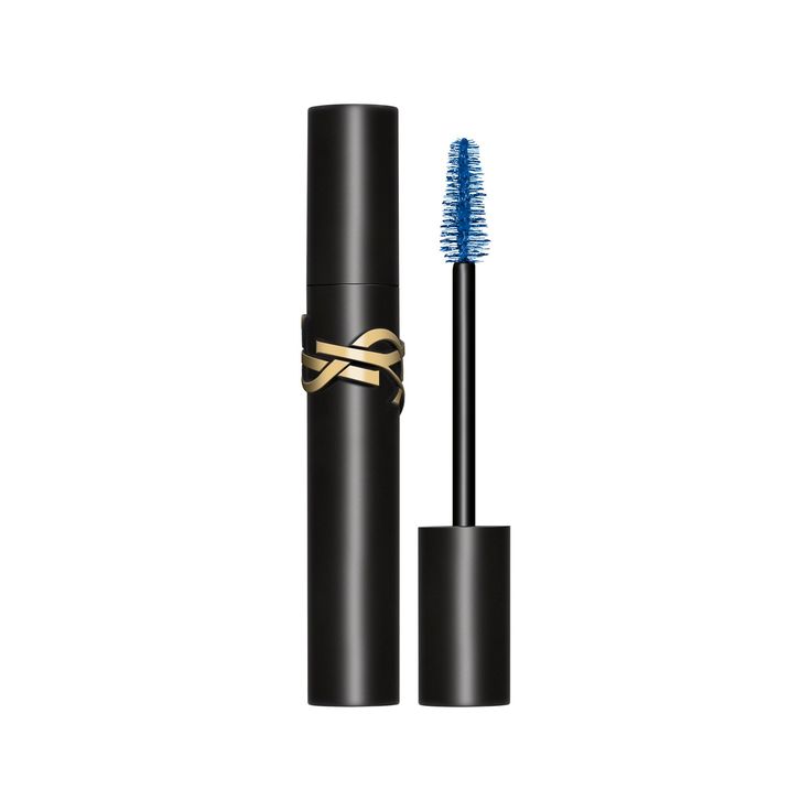 Smudge-Proof Wear Fragrance-free Paraben-free Formula Extreme Volume Black Mascara Big Lashes Benefits Volumizing, long-lasting, high pigment mascara. Type Volumizing Mascara What it is A couture mascara for extreme volume and intense color. The oversized mascara brush and fragrance-free, paraben-free formula deliver color with all-day long-lasting wear. *Engravable mascara for personalized gifting. What it does Lash Clash Extreme Volume Mascara adds highly pigmented black or brown color and 200 Couture, Ysl Mascara, Mascara Lash, Scrub Corpo, Ysl Makeup, Yves Saint Laurent Makeup, Blue Mascara, Big Lashes, Mascara Review