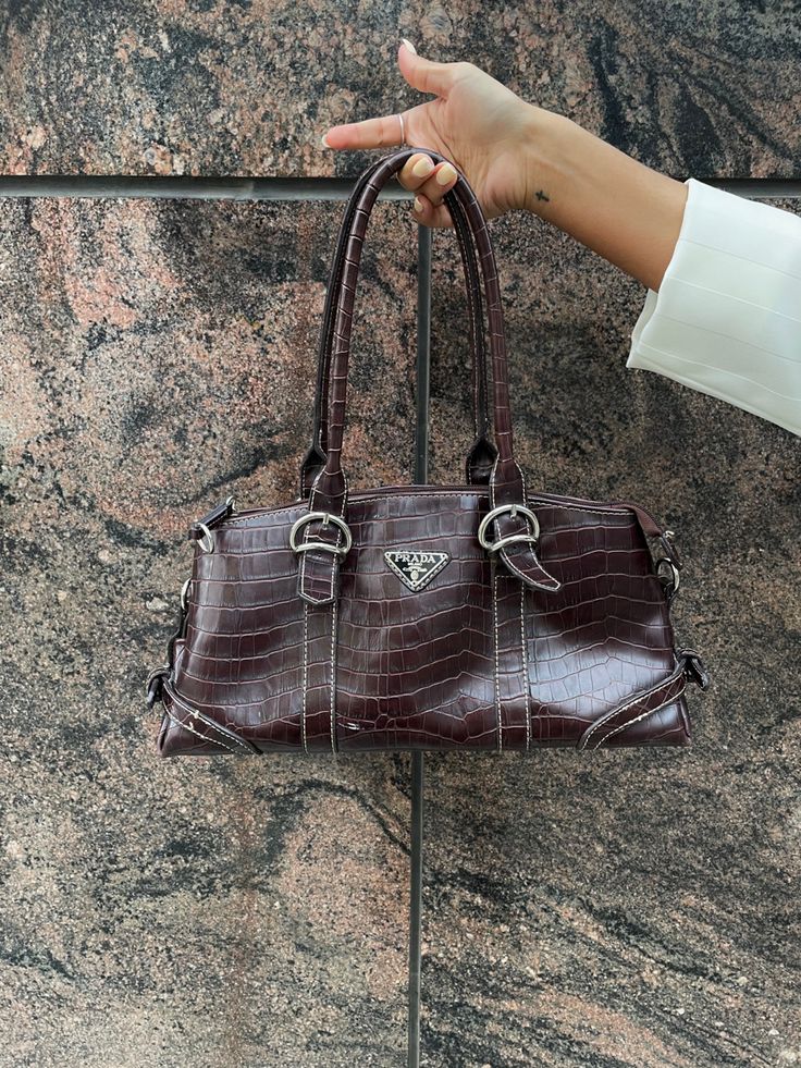 Elegant Designer Bags, Chanel Bags Vintage, Vintage Purses Aesthetic, Vintage Handbags Designer, Vintage Purse Outfit, Vintage Designer Pieces, Cute Vintage Bags, Ysl Vintage Bag, Prada Bag Vintage