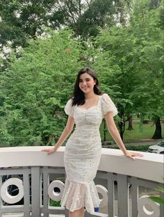 Pastel Formal Dresses, Prom Queen Dress, Long Lace Dresses, Pastel Dresses, Elegant Gowns, Simple Frocks, Lace Prom Dresses, Desi Fashion Casual, Prom Queen