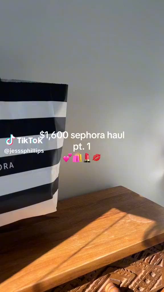 unbox with me @Dior London @Hourglass Cosmetics @Drunk Elephant @sephora @ONE SIZE BEAUTY #fyp #foryoupage #sephorasale #sephorahaul #sephoraunboxing #asmrunboxing #makeuphaul #shoppinghaul #sephora #sephorasquad #dior #diorbeauty #meritbeauty #jomalone #theouaihair #theouai #onesizebeauty #sephoravib #sephorapoints #sephorabeautyinsider #hugeunboxinghaul #sephoraconcealers @Supergoop