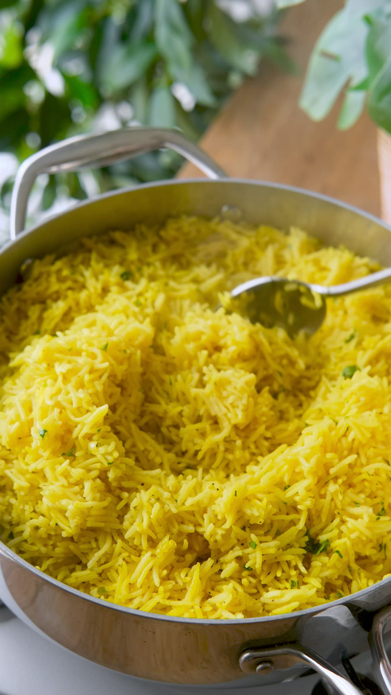 This contains: Garlic Turmeric Rice