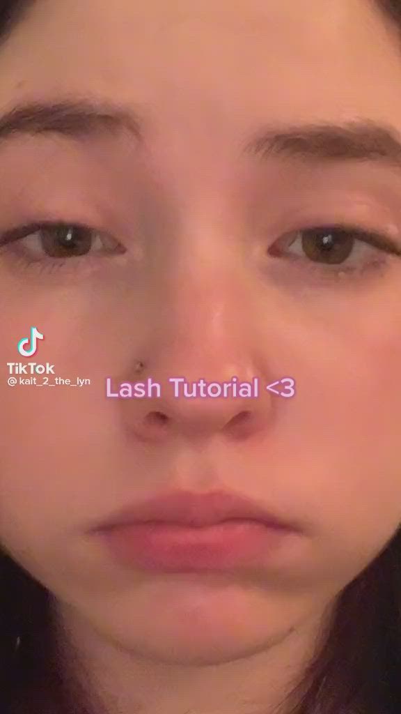 This contains an image of: Lash Curl