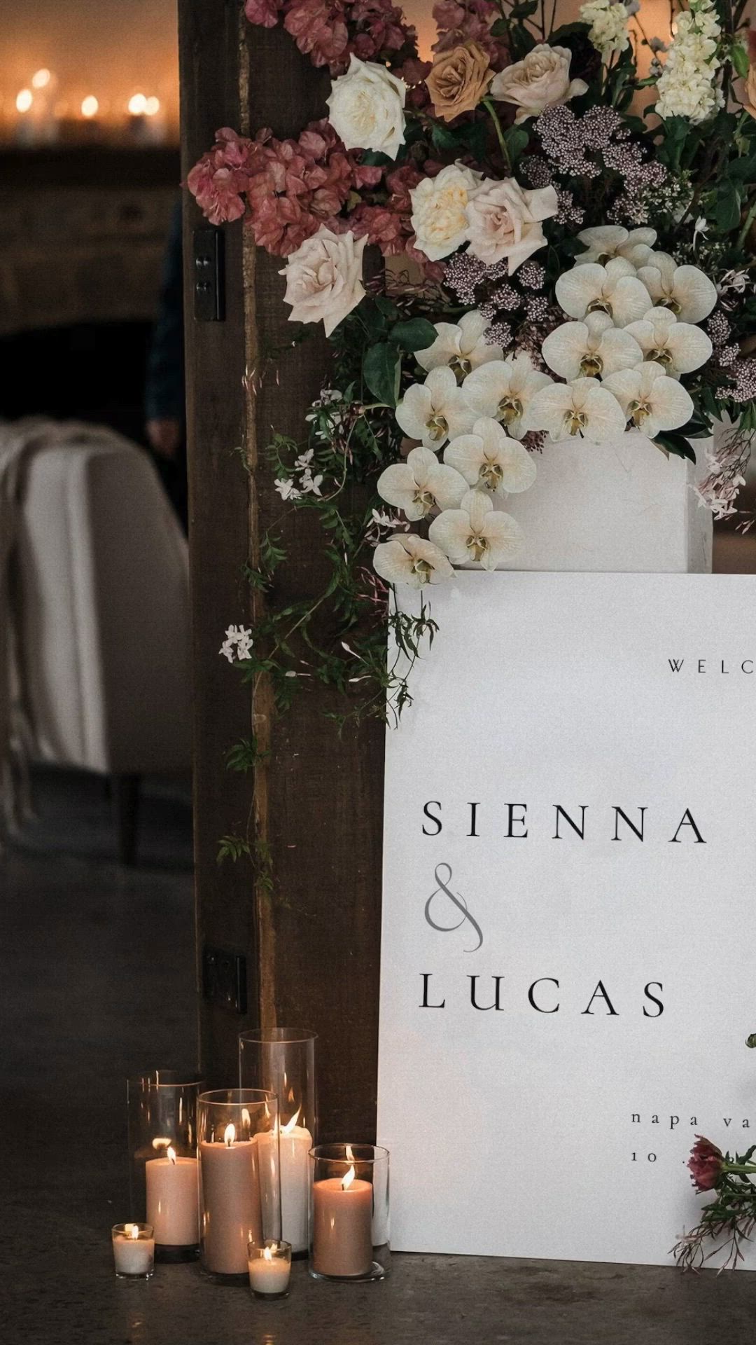 Make a lasting impression with our minimalist wedding reception sign. With clean lines, modernist designs, and an effortlessly chic aesthetic, it's the perfect way to welcome your guests and set the tone for your special day.