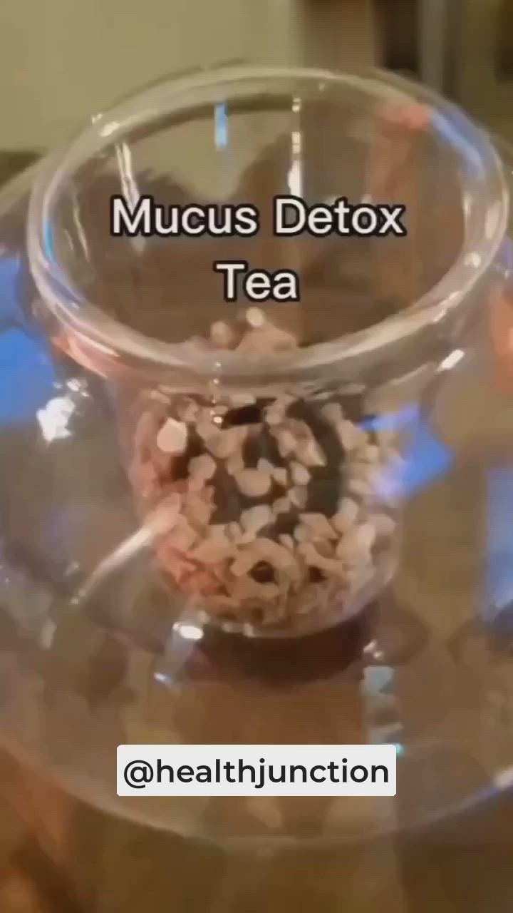Follow @healthjunction101 for more health and weight loss tips Mucus holds onto the bad stuff we breathe. You can shed old mucus when you detox your lungs at home. Lung detoxification involves breaking down mucus so your lungs can naturally expel it. Ingredients like Mullein are great for getting out lung gunk. Stay Healthy and Stay Safe 💘