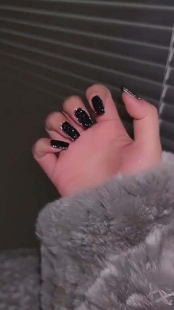 This contains an image of: Black nail glitter 🖤✨