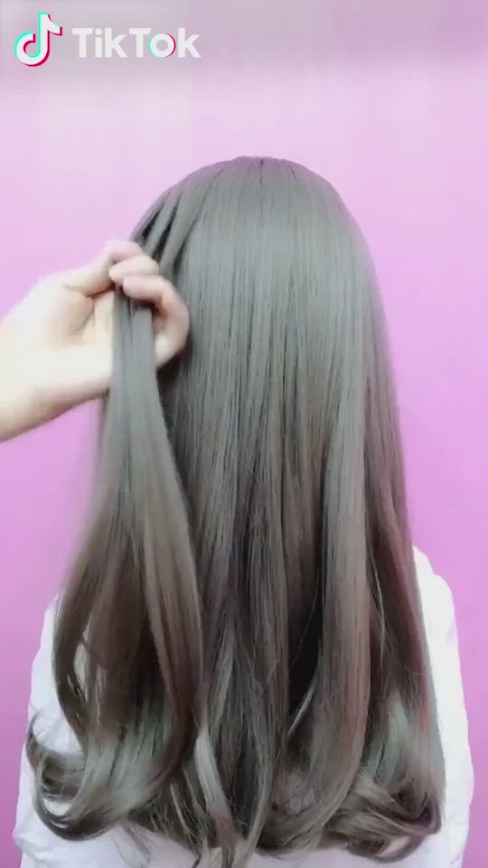 Super easy to try a new #hairstyle ! Download #TikTok today to find more amazing videos. Also you can post videos to show your unique hairstyles! Life’s moving fast, so make every second count. #hair #beauty #DIY #entertainment #braids