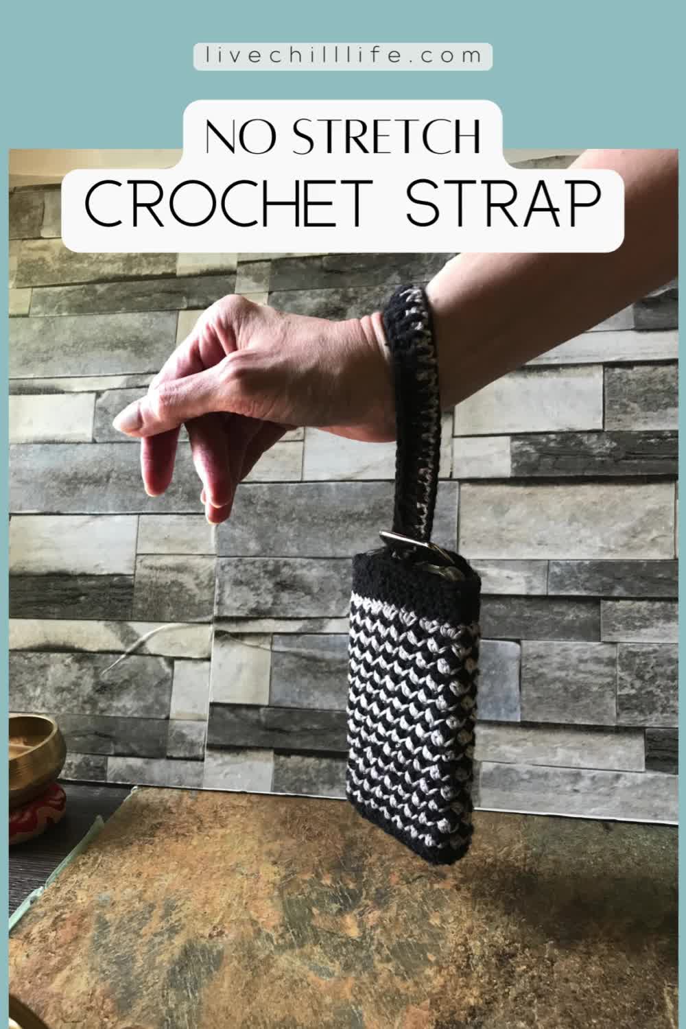 This may contain: a hand holding a black and white bag on top of a wooden table with text overlay that says no stretch crochet strap