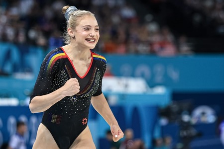 UPDATE - JO, gimnastică artistică: România, fără medalie şi după finala feminină la sol; Bărbosu şi Voinea, pe locurile 4-5 /Pentru câteva minute, Bărbosu a avut bronzul, dar în urma unei contestaţii, concurenta SUA a trecut pe locul 3/Reacţia sportivelor