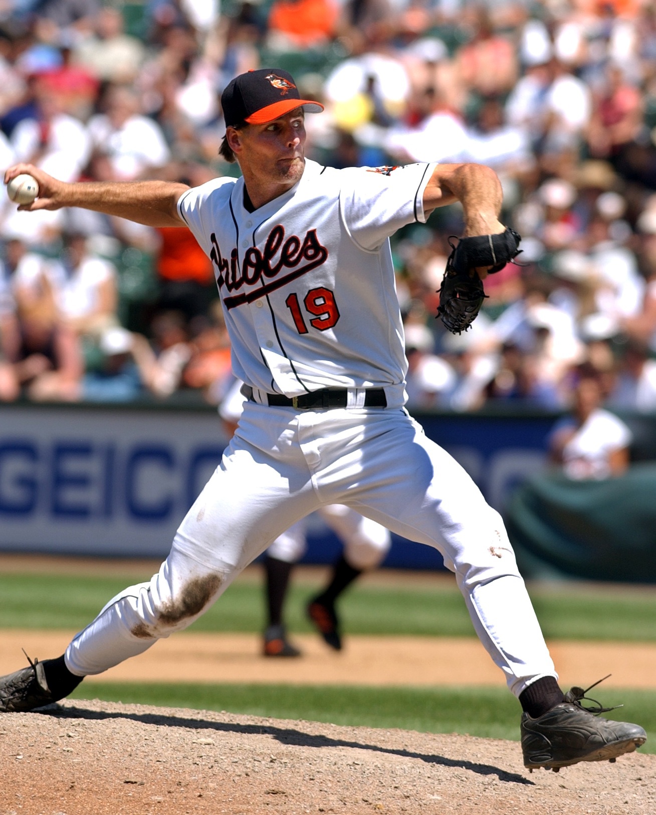 BALTIMORE, MD.--JULY 16, 2002-- Seattle Mariners vs. Orioles: Orioles pitcher Scott Erickson pitched a complete game victory on the Mariners by score of 6 to 1. This is his first victory since April 28th when he deafeated the Royals. DIGITAL IMAGE DSC_7833.JPG photo by Kenneth K. Lam/staff