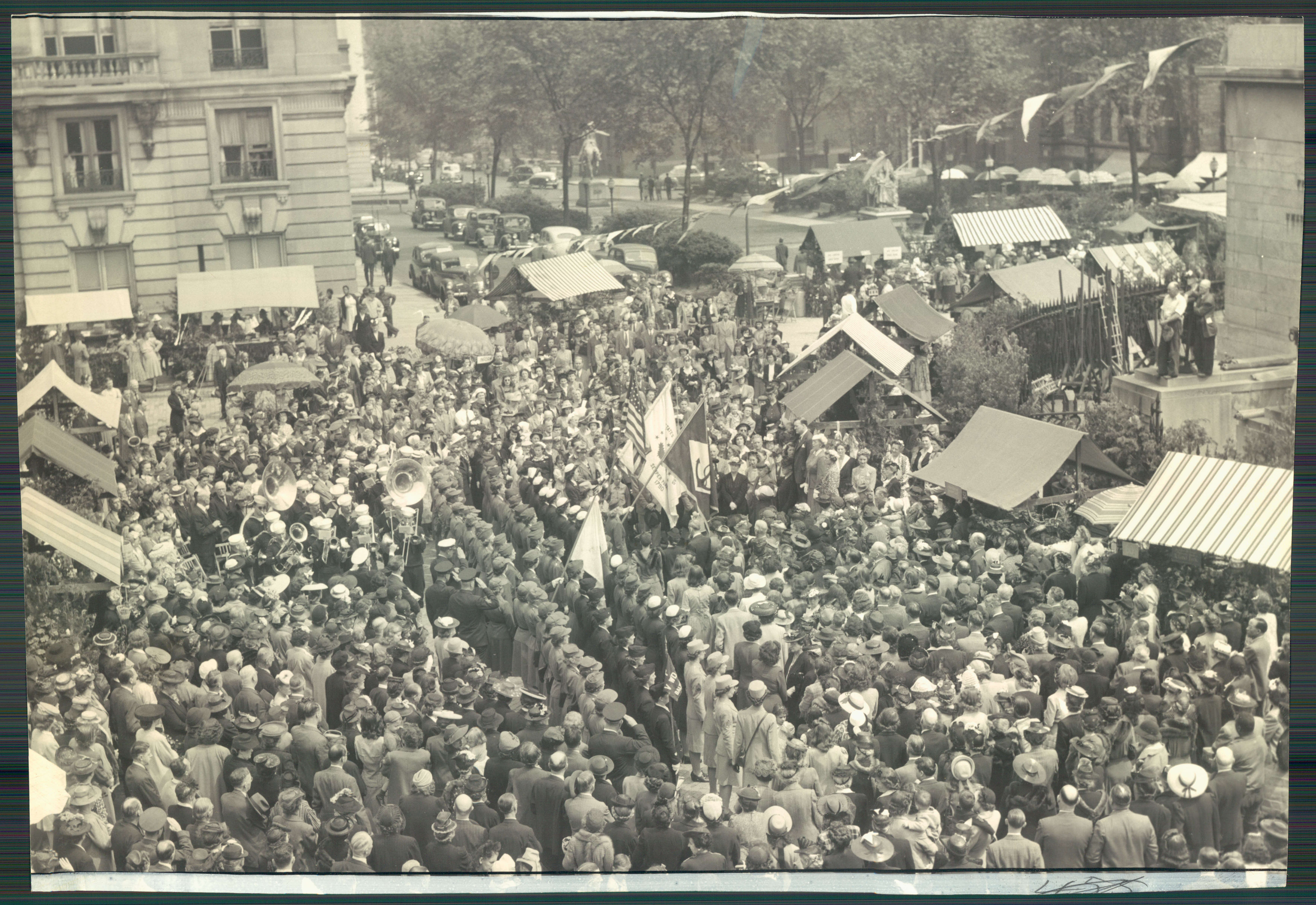 Date Created: 1944-05-11Copyright Notice: Baltimore Sun Folder Description: Flower Mart 1943 Folder Extended Description: - 1 - | Title: FLOWER MART 1943 Subject: FLOWER