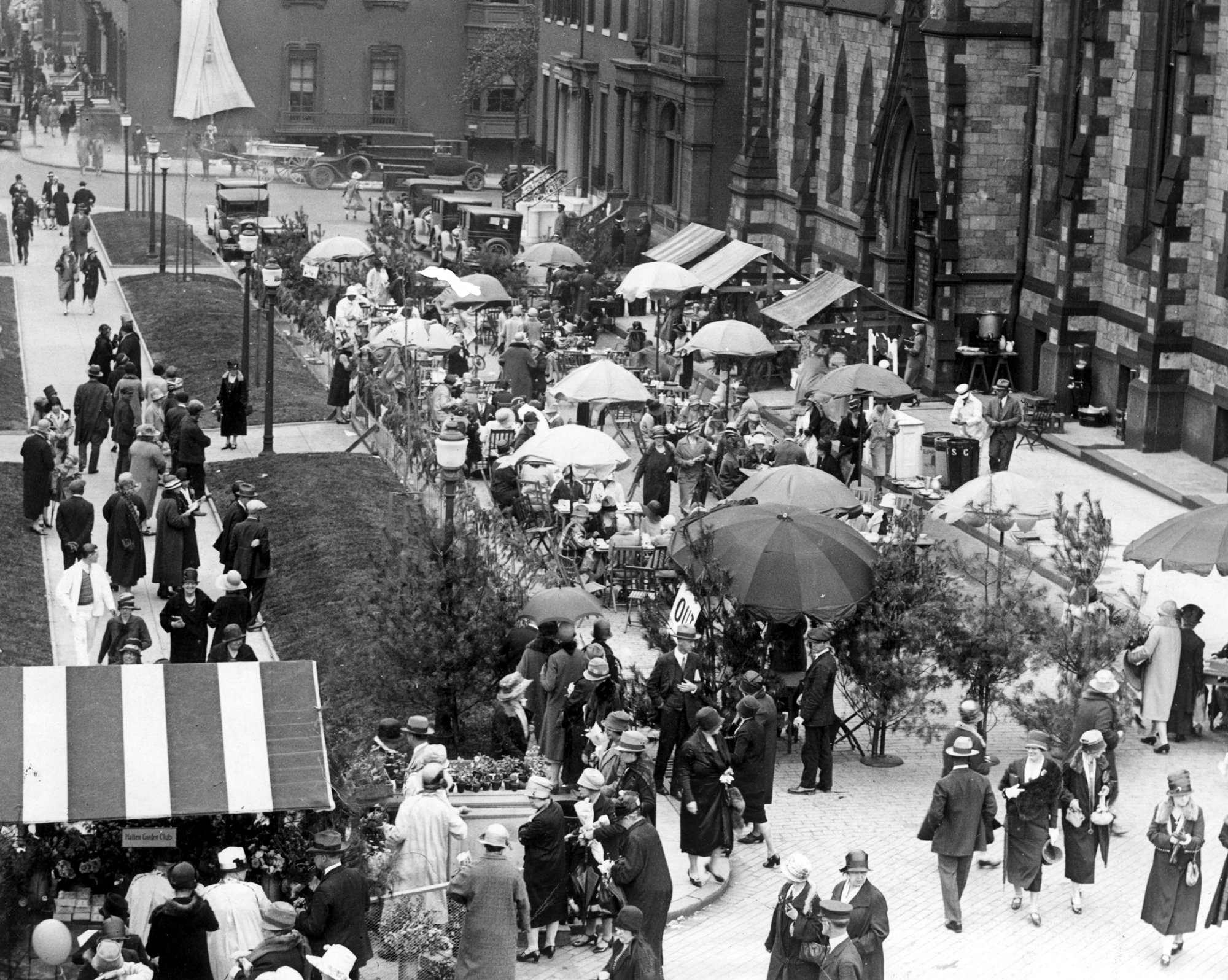 May 22, 1927-- Tea garden at the Flower Mart. Photo by unknown/file photo (scanned 05/08/02)