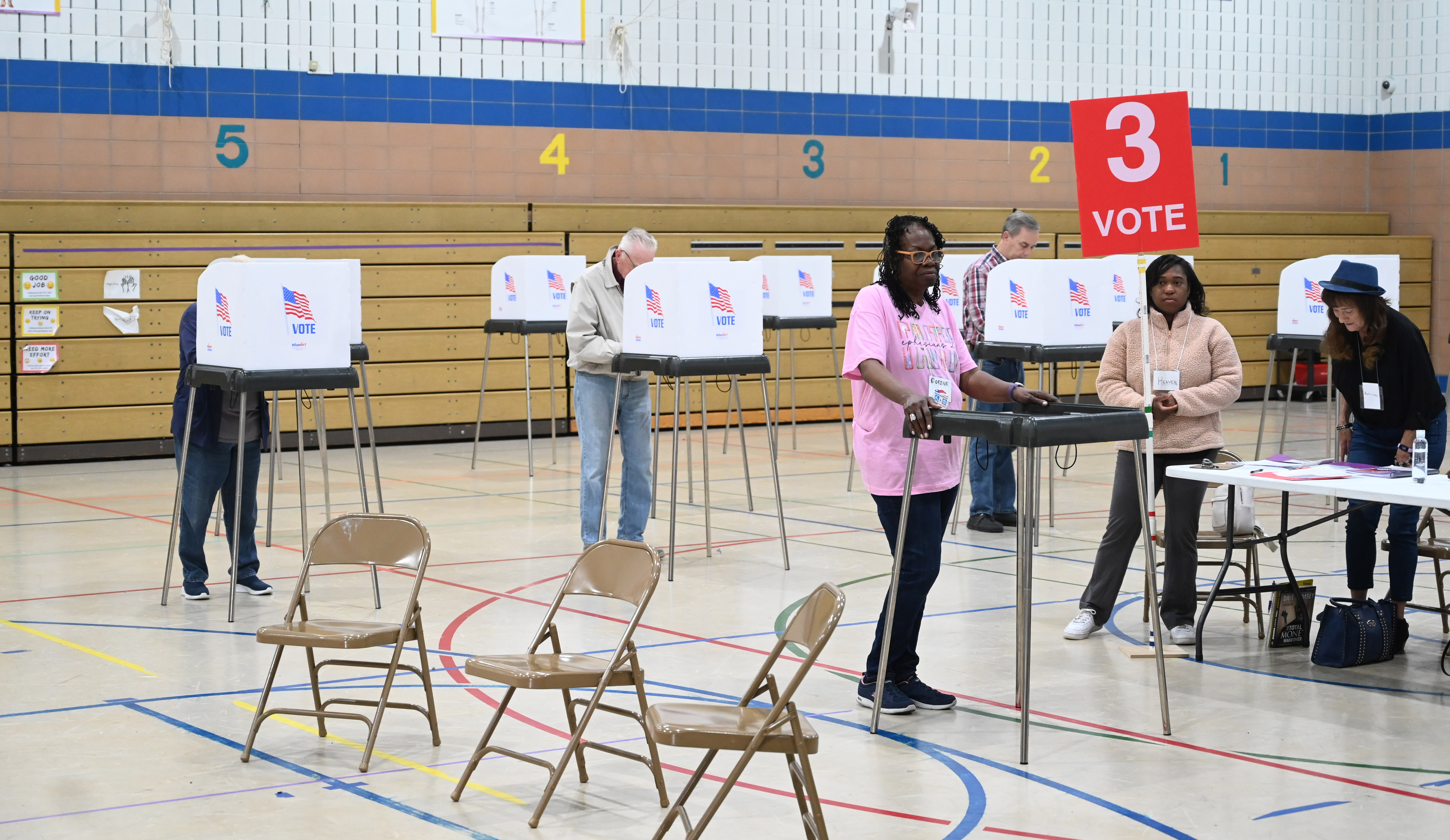 Voters fill out their ballots at the polling location at Church Creek Elementary for Maryland's primary election on Tuesday. (Brian Krista/staff photo)