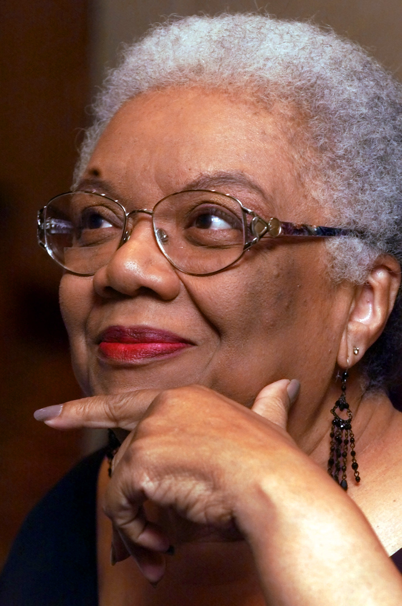 ORG XMIT: NYR115 Lucille Clifton, a 2000 National Book Awards finalist for her poetry 'Blessing the Boats: New and Selected Poems 1988-2000,' attends a reception prior to the awards ceremony Wednesday, Nov. 15, 2000, in New York. (AP Photo/Mark Lennihan)