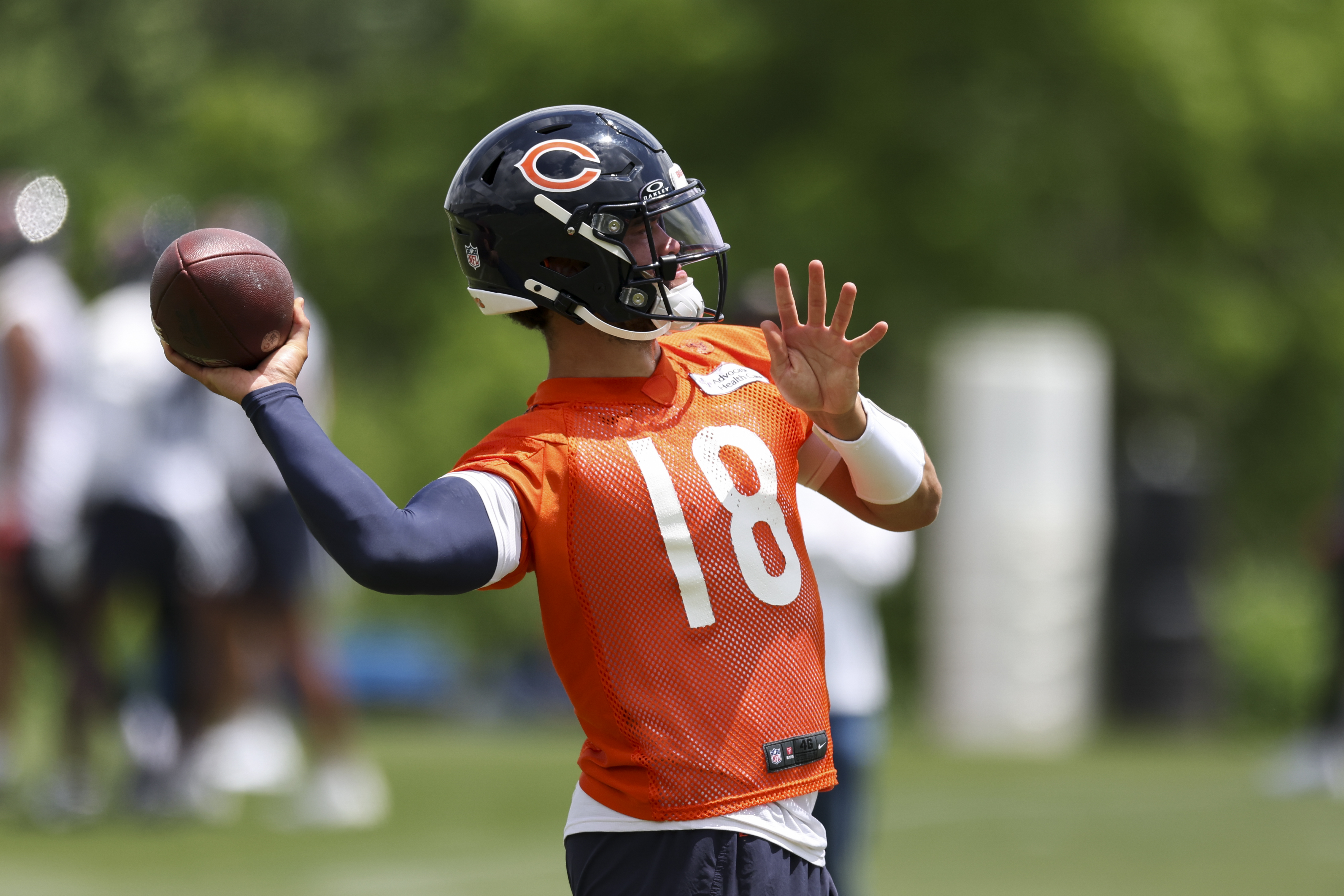 Bears quarterback Caleb Williams throws during minicamp at Halas Hall in Lake Forest on June 5, 2024. (Eileen T. Meslar/Chicago Tribune)