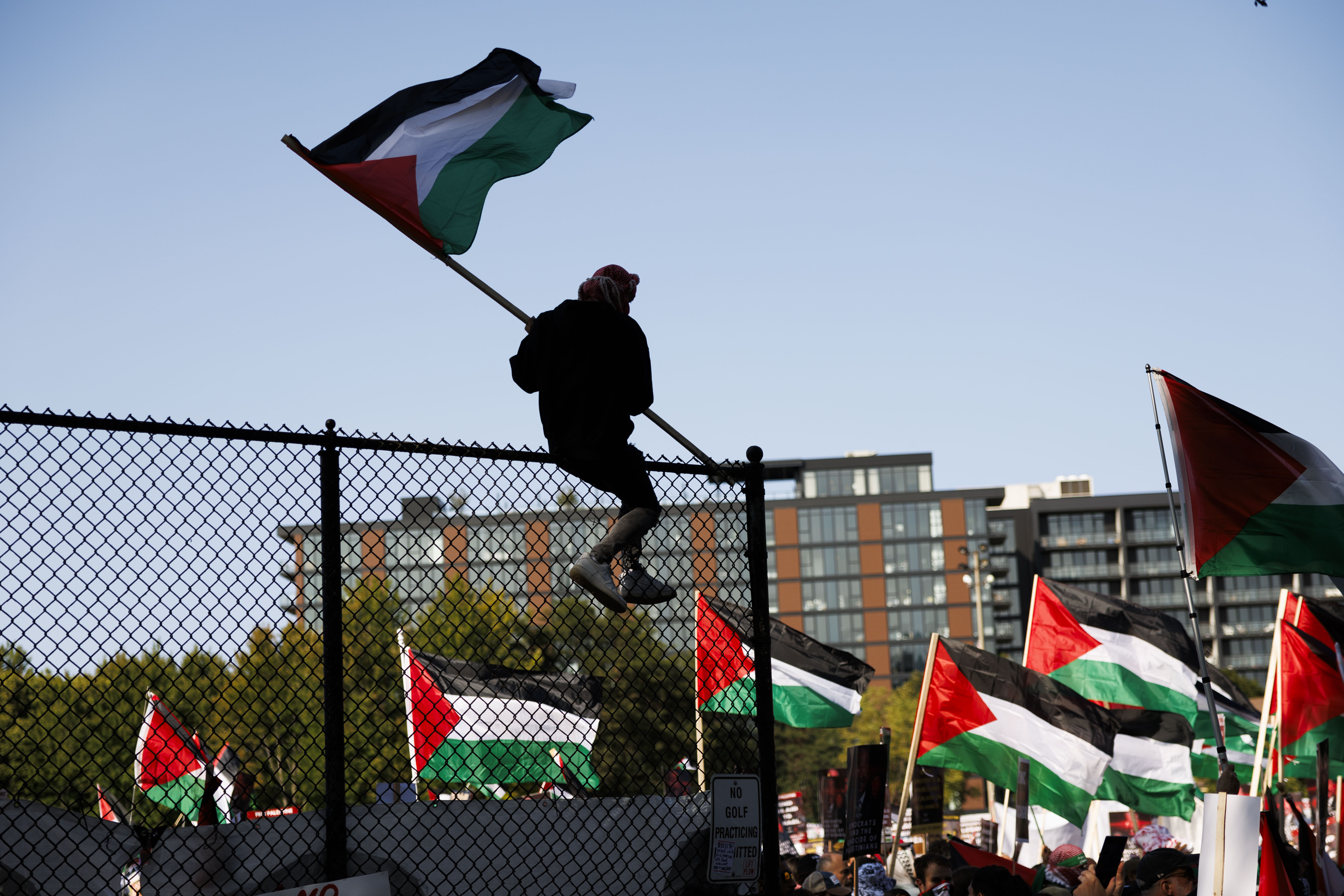 Pro-Palestinian activists gather in Union Park to protest during the third day of the Democratic National Convention Wednesday Aug. 21, 2024, in Chicago. (Armando L. Sanchez/Chicago Tribune)