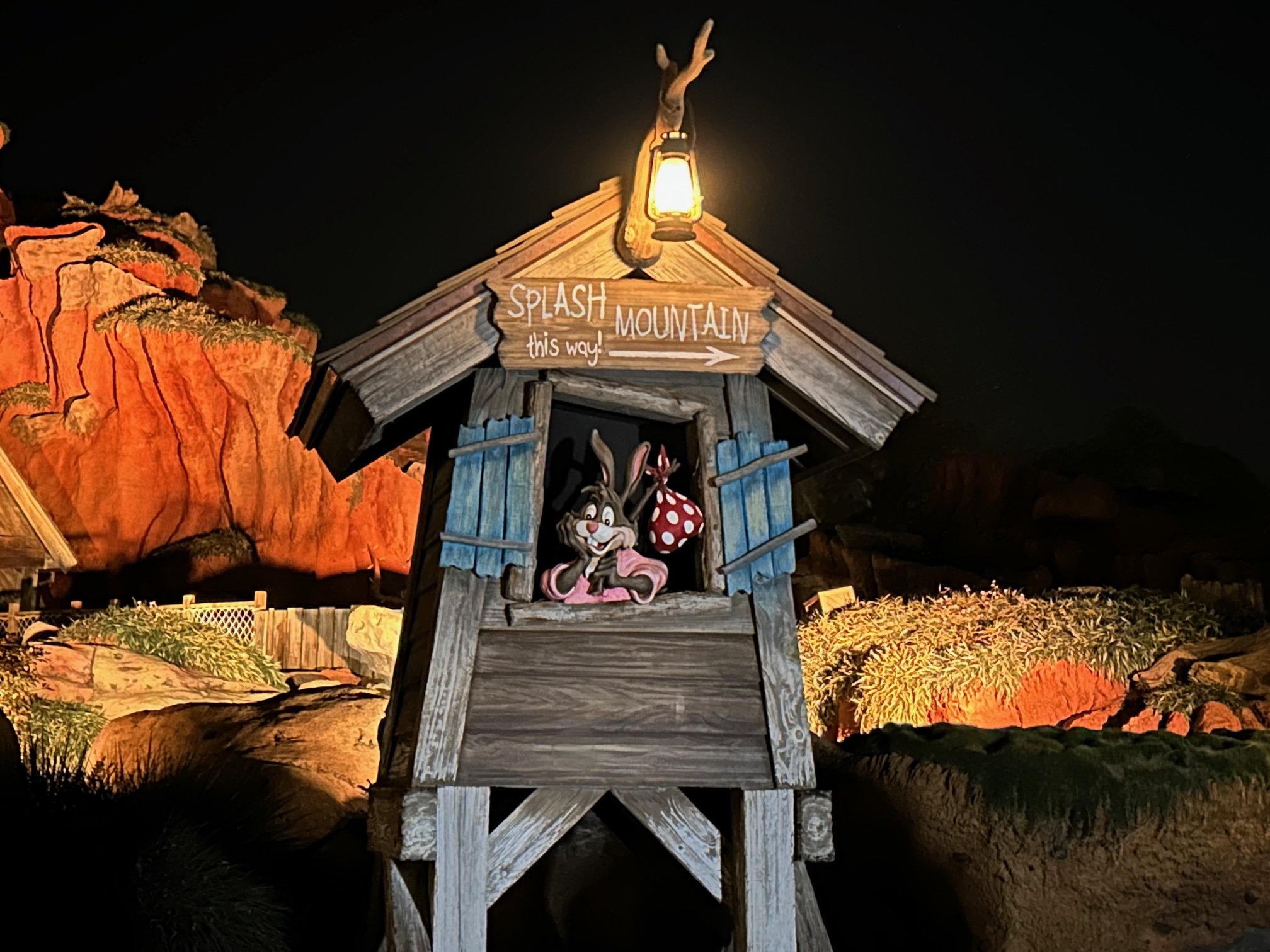 Scenes from the final night of operation of Splash Mountain at Magic Kingdom: Jan. 22, 2023.