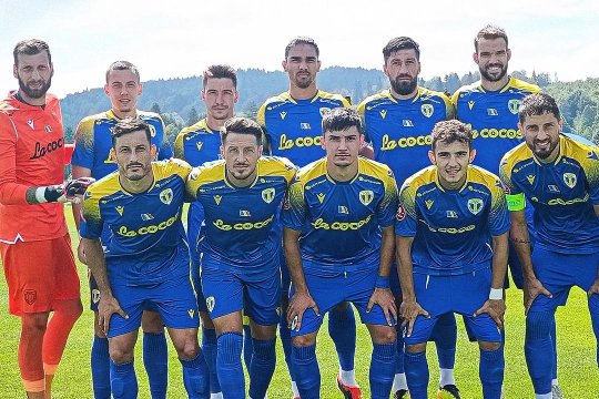 Fotografie fabuloasă postată de Petrolul Ploiești, cu Mourinho în prim plan! Cât s-a terminat amicalul cu Fenerbahce