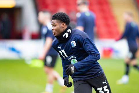 Tyrell Warren in Barrow training