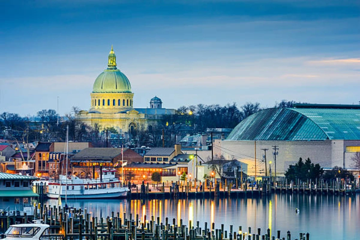 annapolis harbor dusk