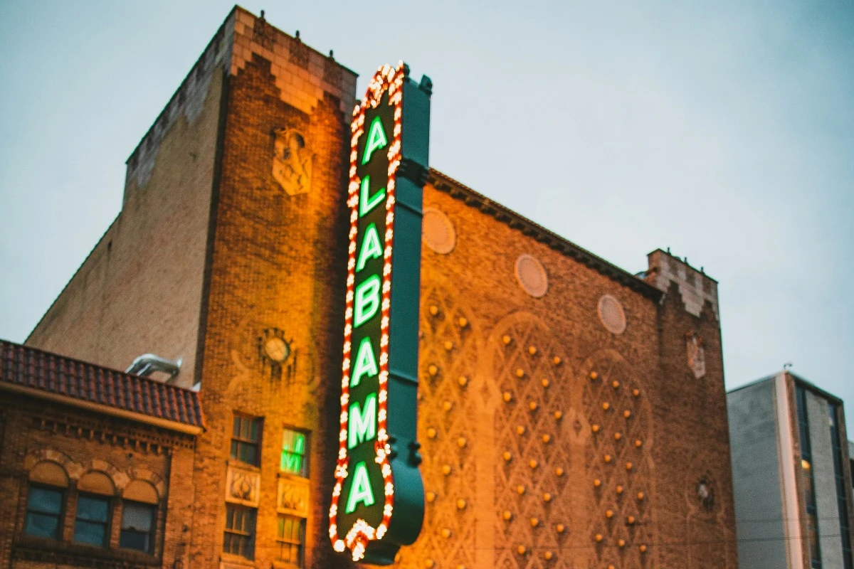 alabama sign in lights