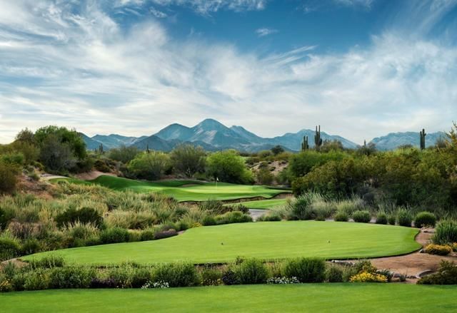 WeKoPa Golf Club Green with mountain views