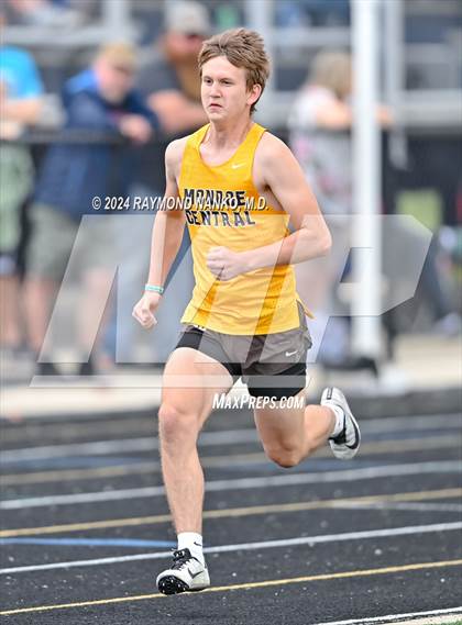 Thumbnail 2 in IHSAA Delta Sectionals (400 Meter)  photogallery.