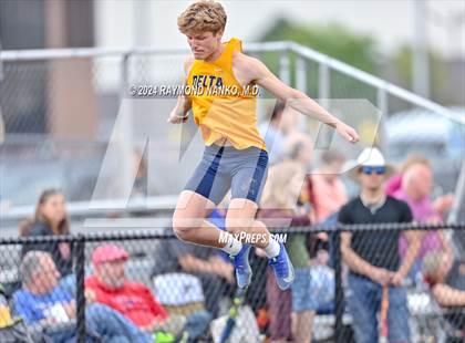 Thumbnail 1 in IHSAA Delta Sectionals (400 Meter)  photogallery.