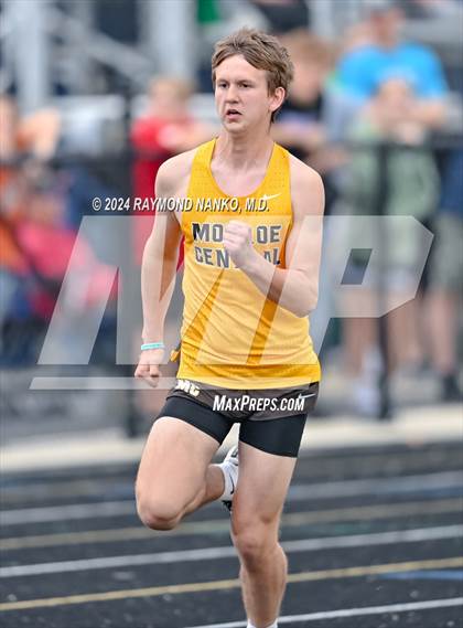 Thumbnail 3 in IHSAA Delta Sectionals (400 Meter)  photogallery.