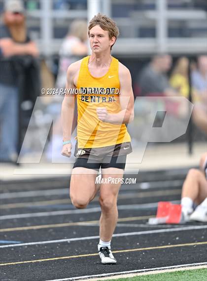 Thumbnail 3 in IHSAA Delta Sectionals (400 Meter)  photogallery.