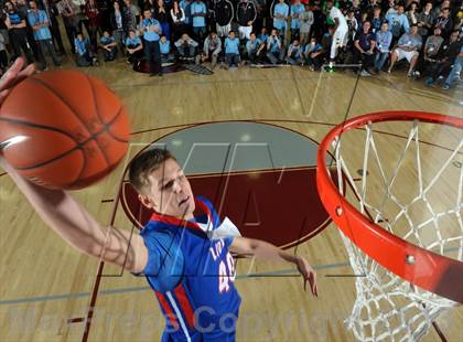 Thumbnail 3 in 2013 MaxPreps Holiday Classic Slam Dunk Contest photogallery.