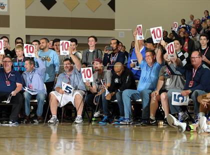 Thumbnail 2 in 2013 MaxPreps Holiday Classic Slam Dunk Contest photogallery.